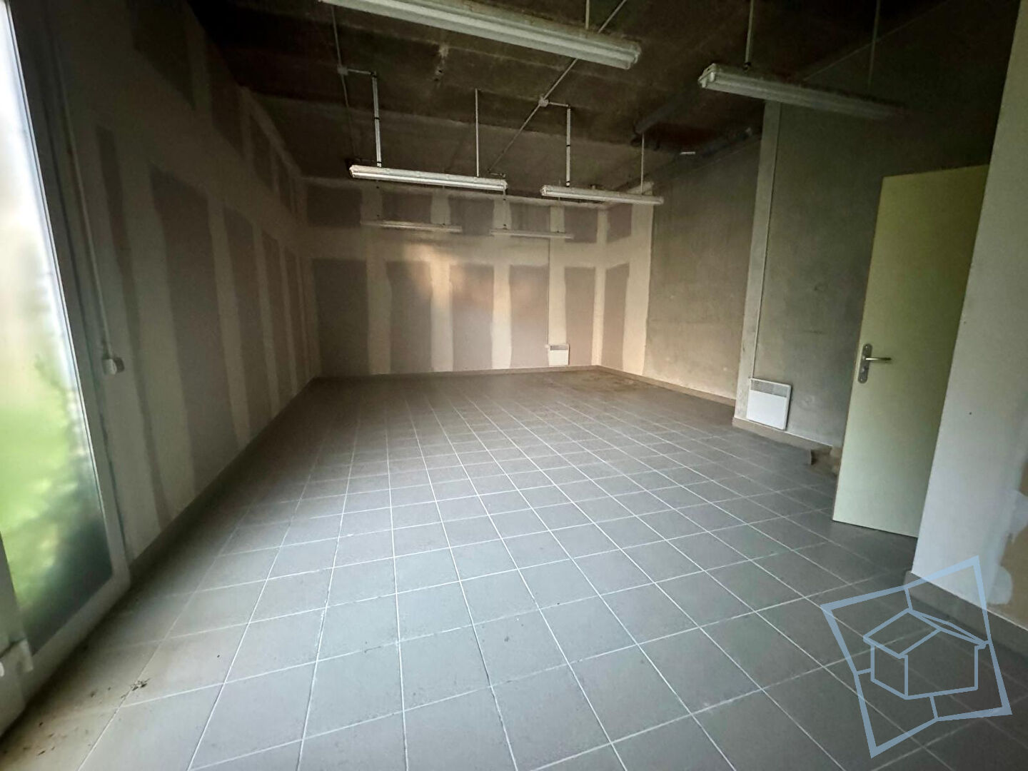 Photo Local Voisins Le Bretonneux 1 pièce(s) 48 m2 image 3/5