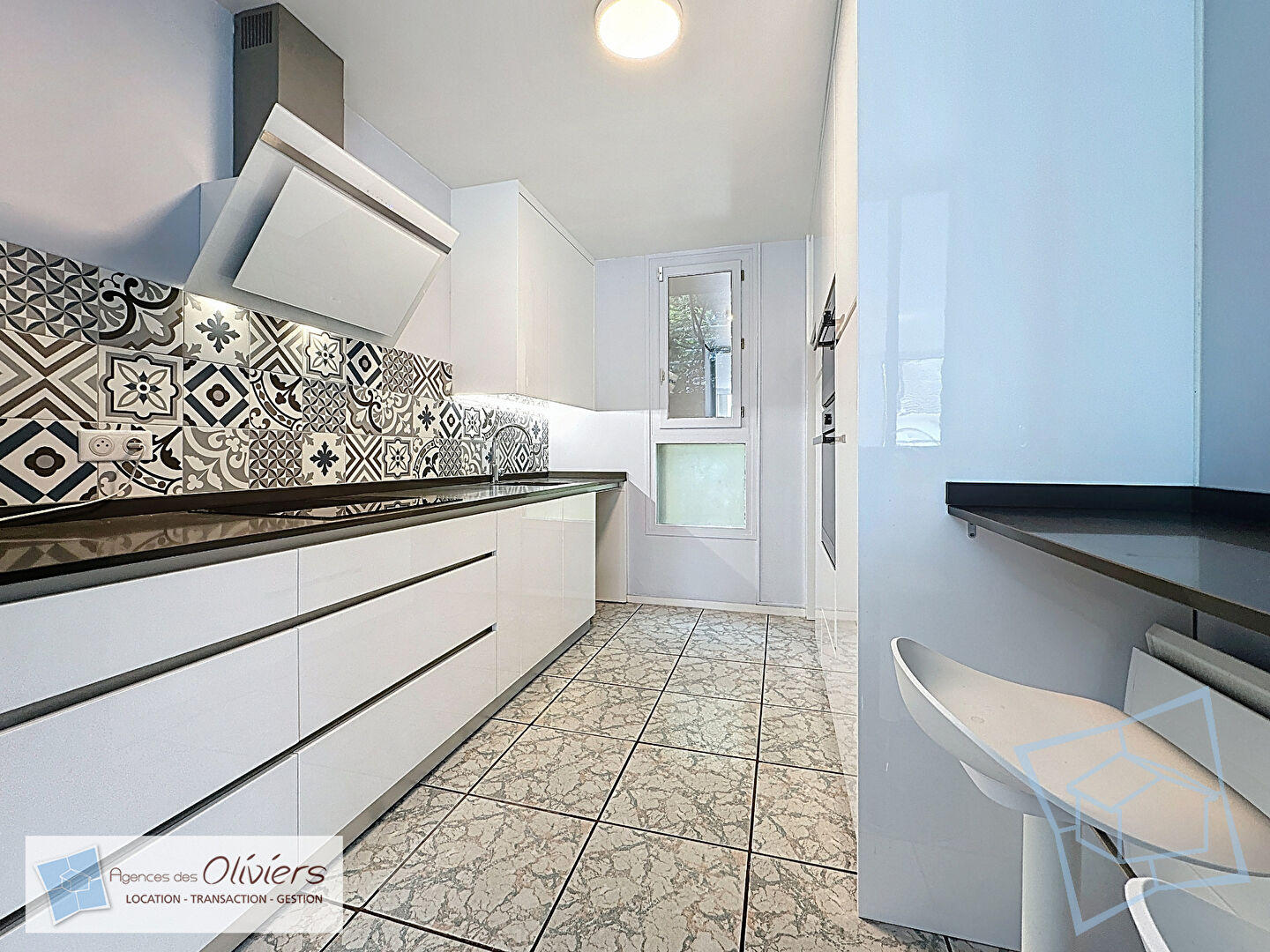 Photo Appartement Duplex Voisins Le Bretonneux 4 pièces 77.84 m2 image 4/6