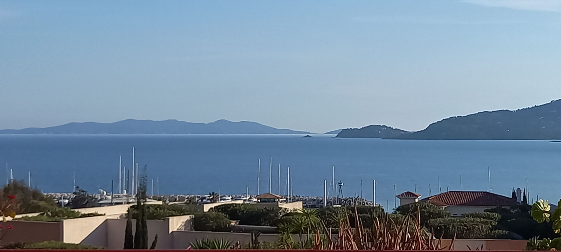 Agence immobilière de AGENCE LE PORTIQUE Le lavandou
