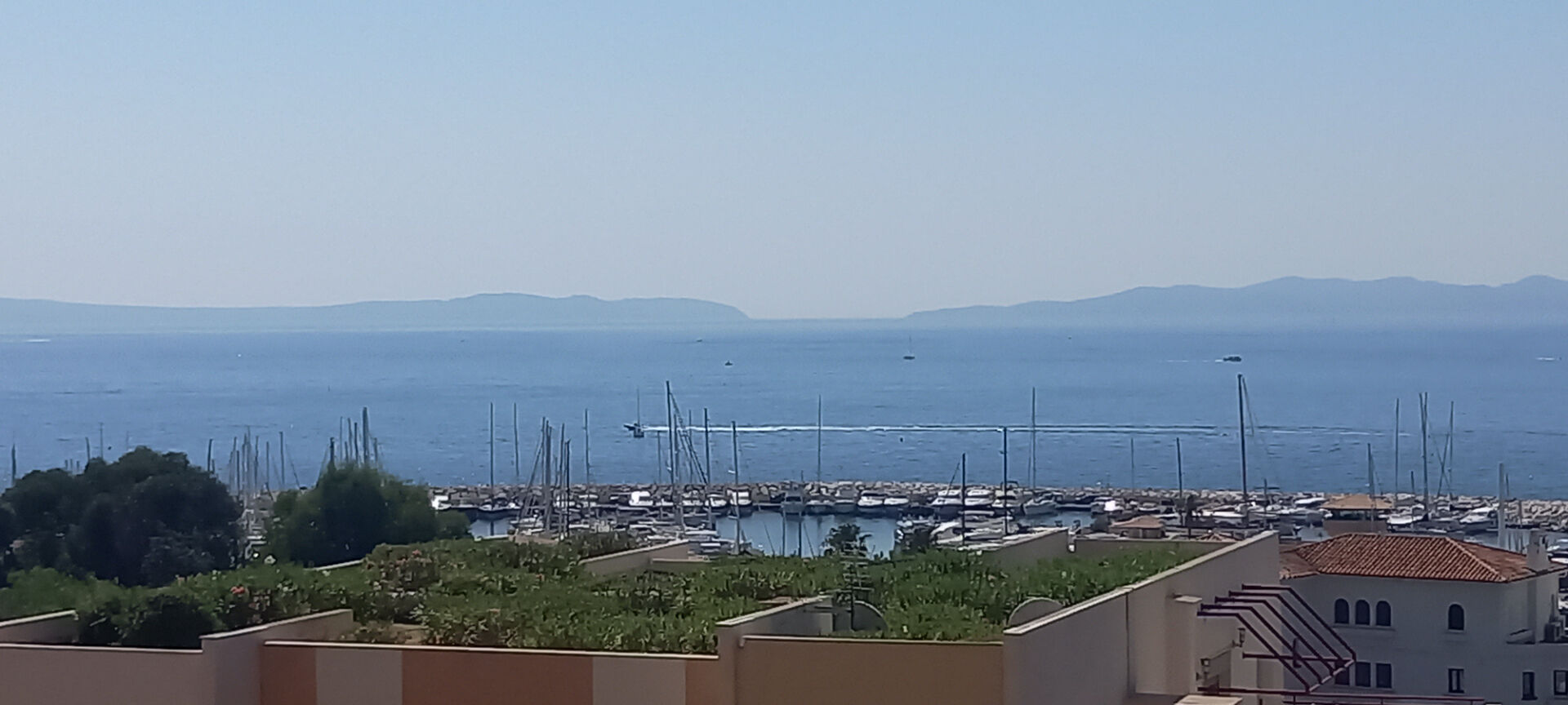 Agence immobilière de AGENCE LE PORTIQUE Le lavandou