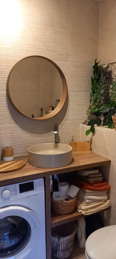 Photo Au coeur du Lavandou  - Studio  +  loggia entièrement rénové au goût du jour image 3/5