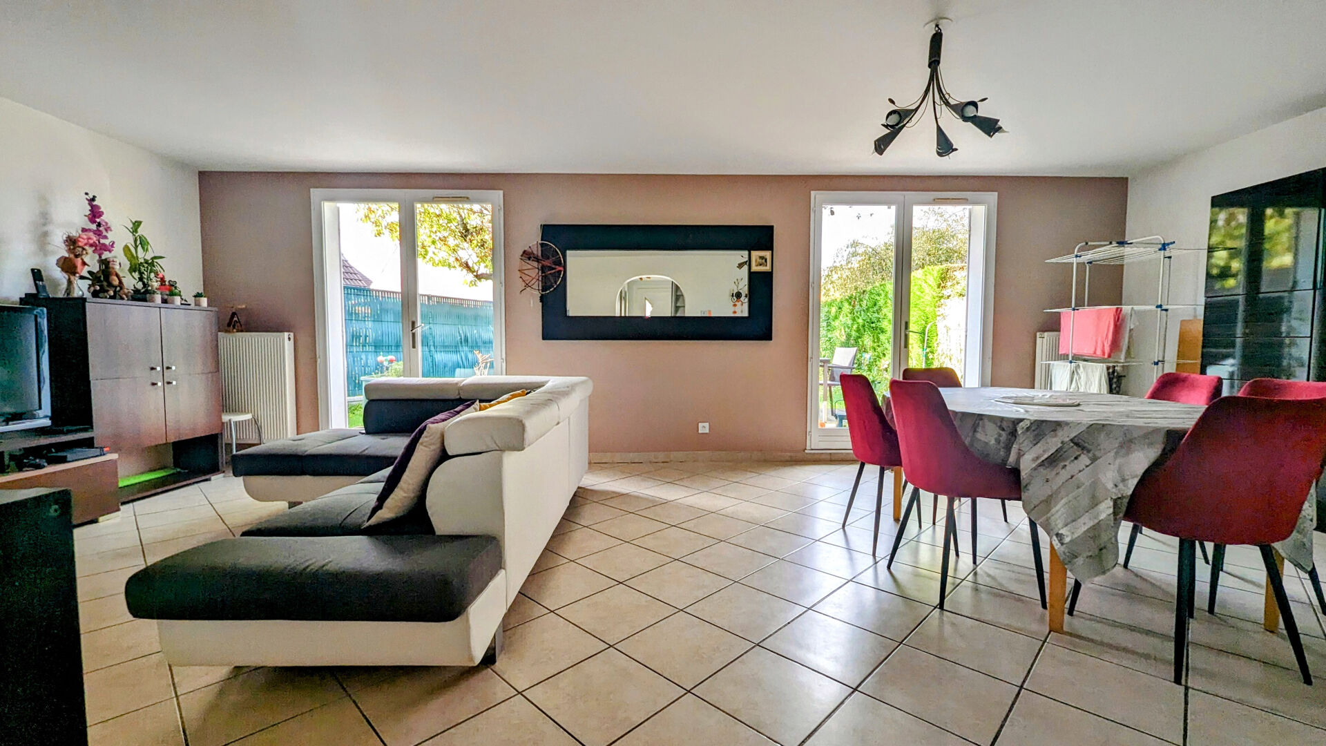 Photo MAISON A GUYANCOURT 6 PIECES - 114 M2 image 2/6