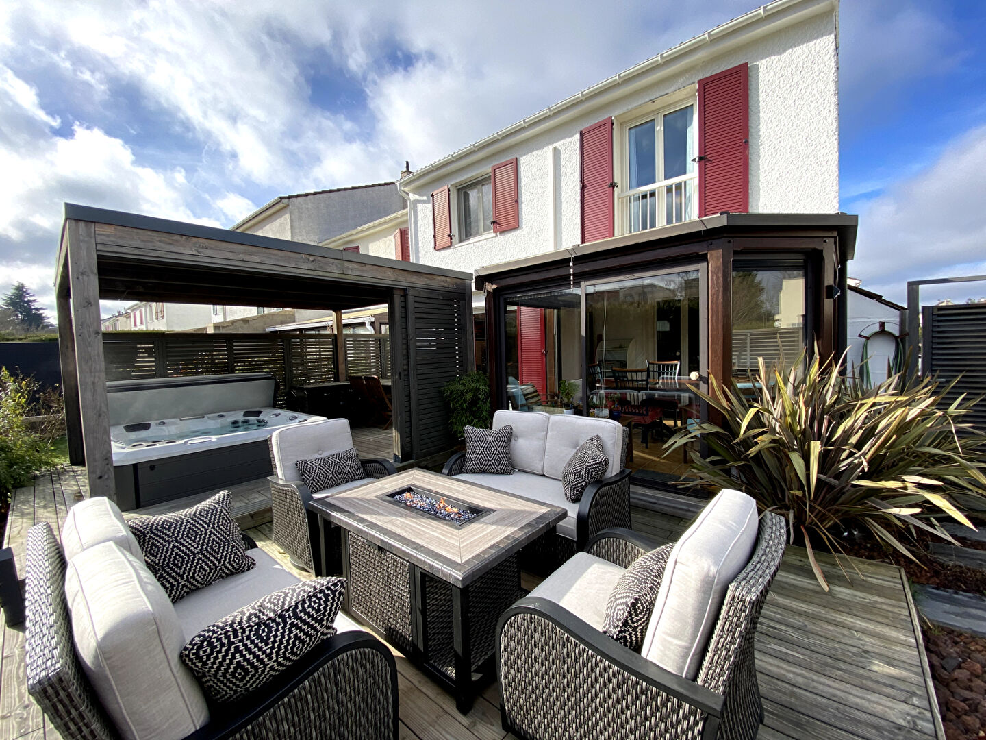 MAISON 6 PIÈCES DE 112 M2 + SOUS-SOL TOTAL