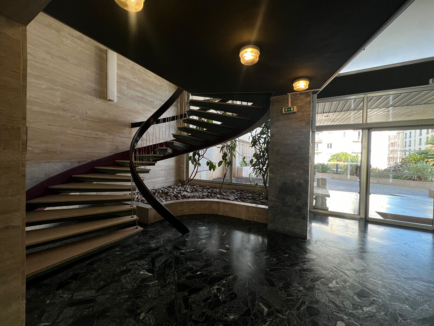 Agence immobilière de AGENCE AZUR IMMOBILIER La garde