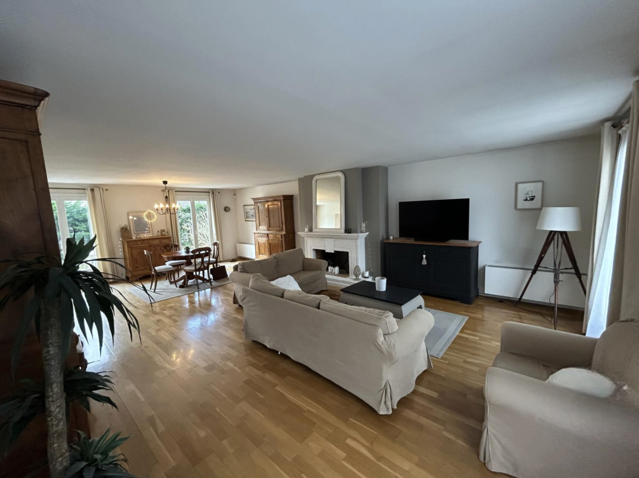 Photo Villa TOULON BAS FARON proche la Vallette 185 m2 sur terrain de 660m2 avec piscine image 2/6