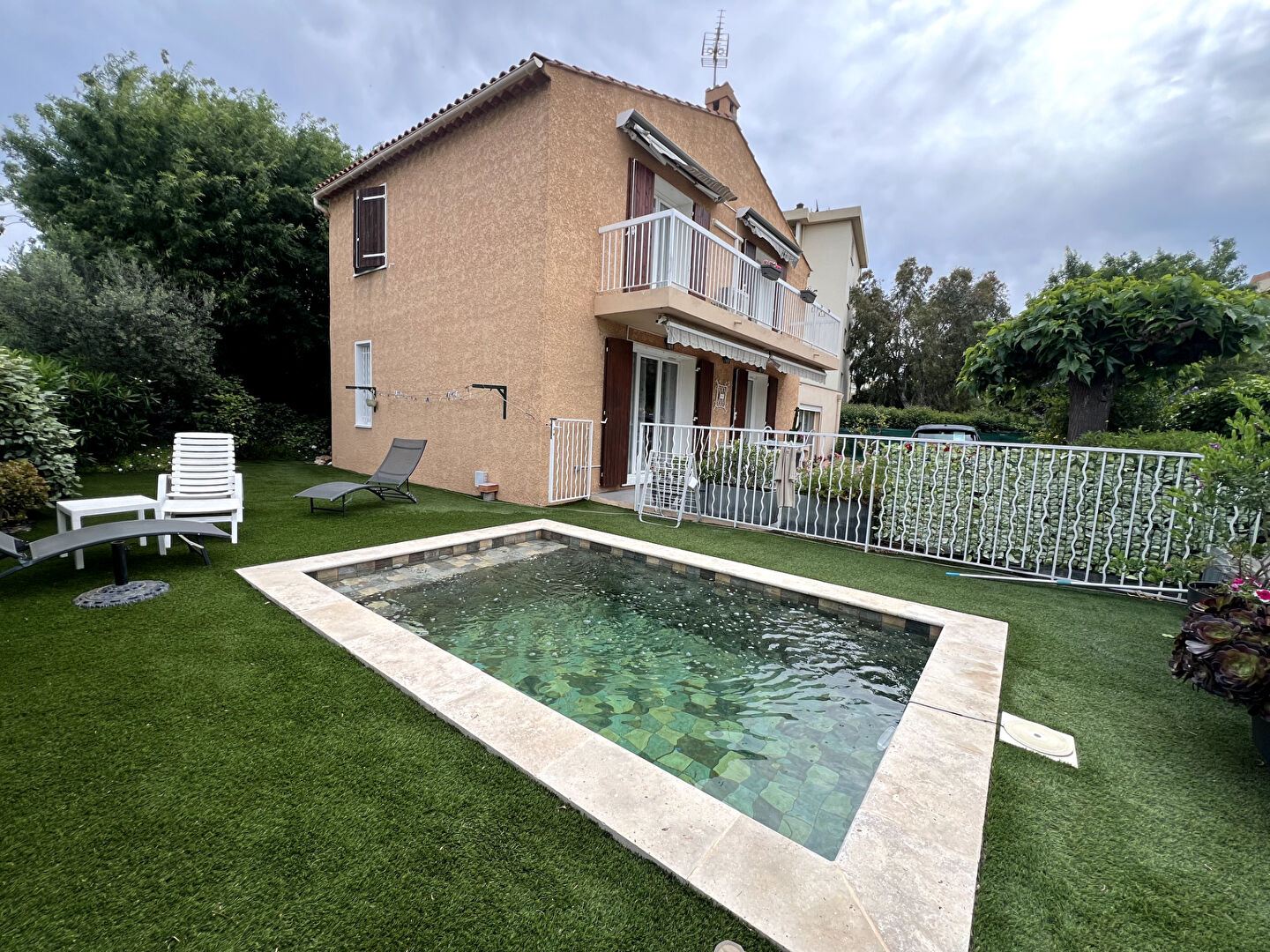 Agence immobilière de AGENCE AZUR IMMOBILIER La garde