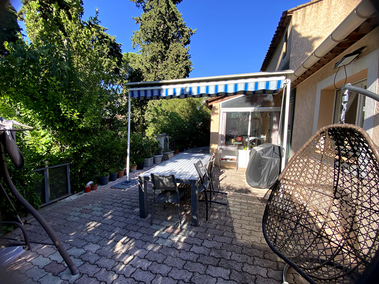 Photo Villa Toulon Est quartier des Terres Rouges 6 pièces 151 m2 sur terrain de 1290 m² avec piscine sécurisée image 2/6