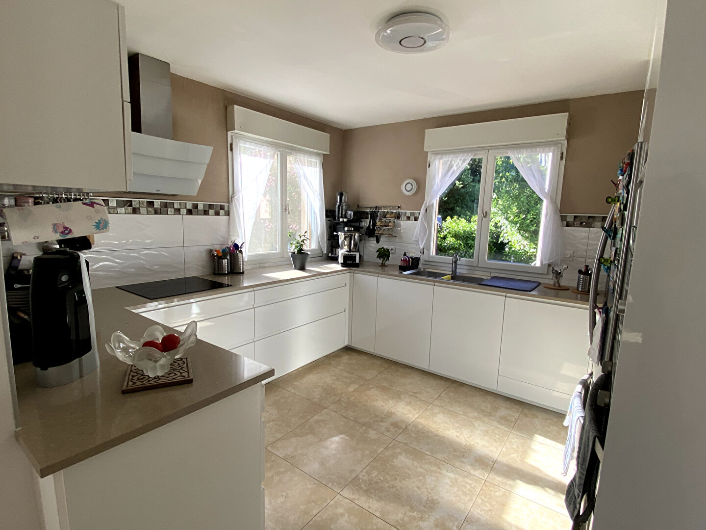 Photo Villa Toulon Est quartier des Terres Rouges 6 pièces 151 m2 sur terrain de 1290 m² avec piscine sécurisée image 4/6