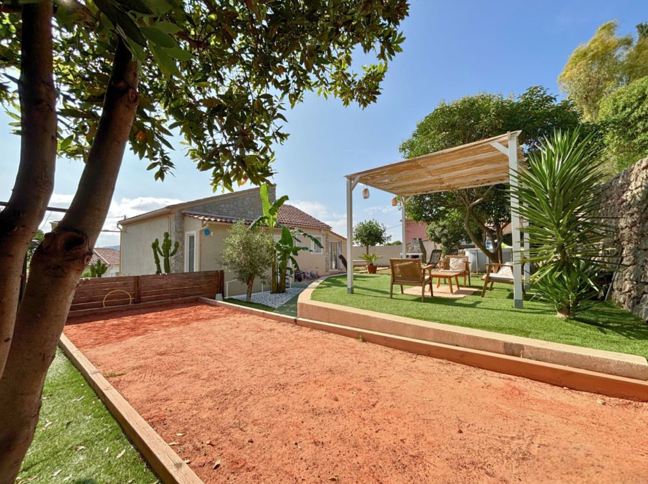 TOULON Bas Faron 5 pièce(s) 100 m2 sur terrain psicinable de 625m2