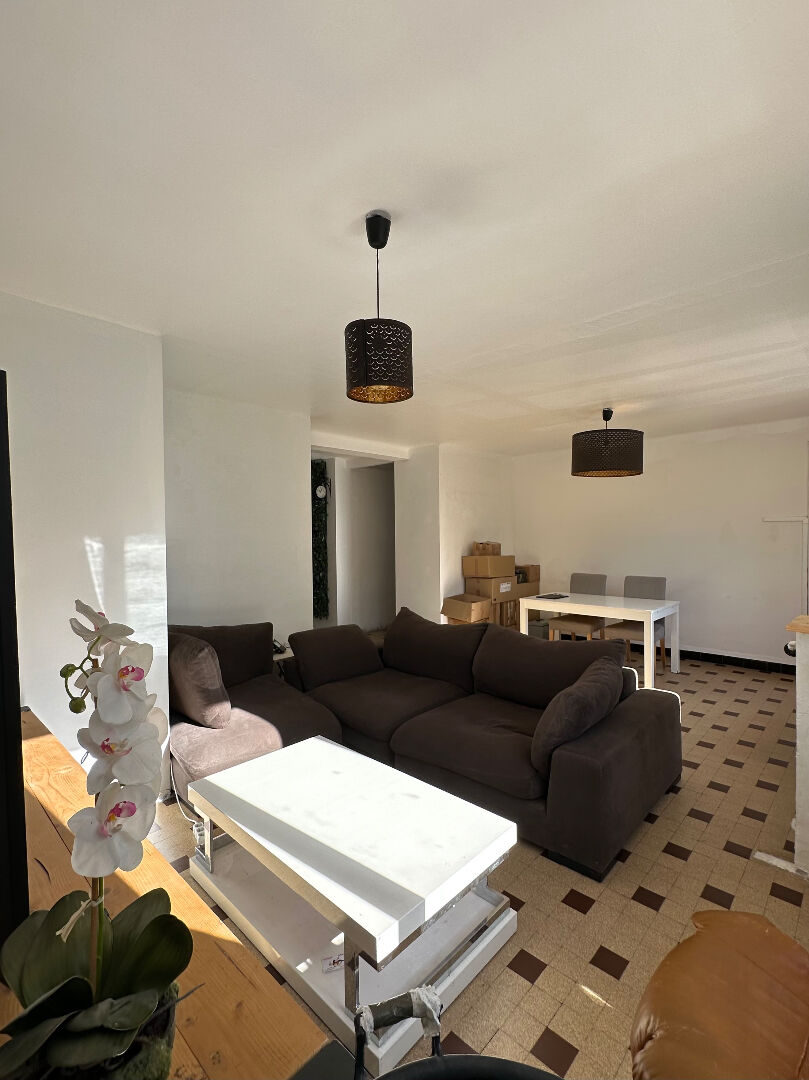 Photo Appartement Toulon Faux 4 pièces 68 m2 avec balcon, ascenseur et cave dans résidence sécurisée avec stationnement image 3/6