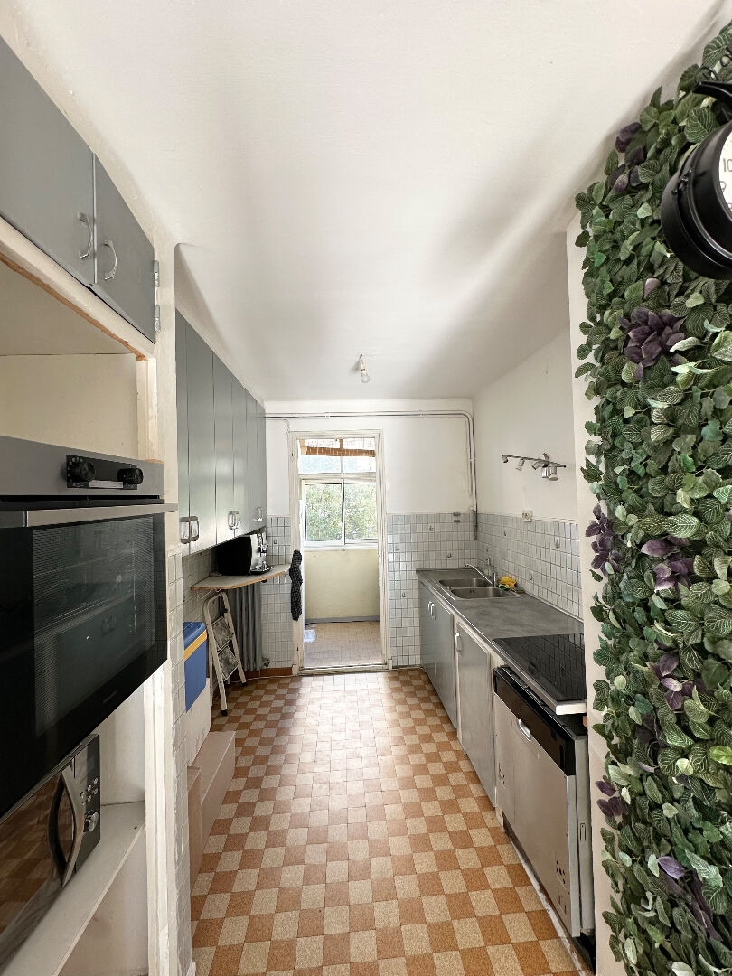 Photo Appartement Toulon Faux 4 pièces 68 m2 avec balcon, ascenseur et cave dans résidence sécurisée avec stationnement image 5/6