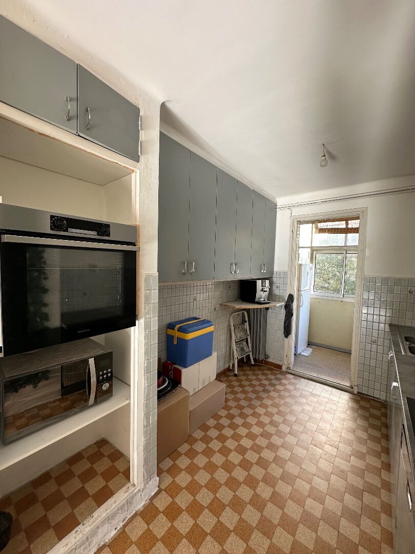 Photo Appartement Toulon Faux 4 pièces 68 m2 avec balcon, ascenseur et cave dans résidence sécurisée avec stationnement image 6/6