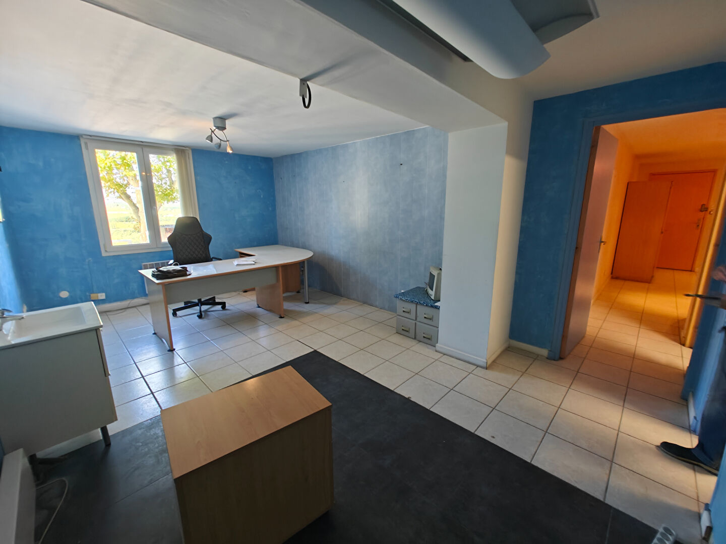 Appartement Pierrefeu Du Var 2 pièce(s) 52 m2 grand parking. habitation ou activité pro.