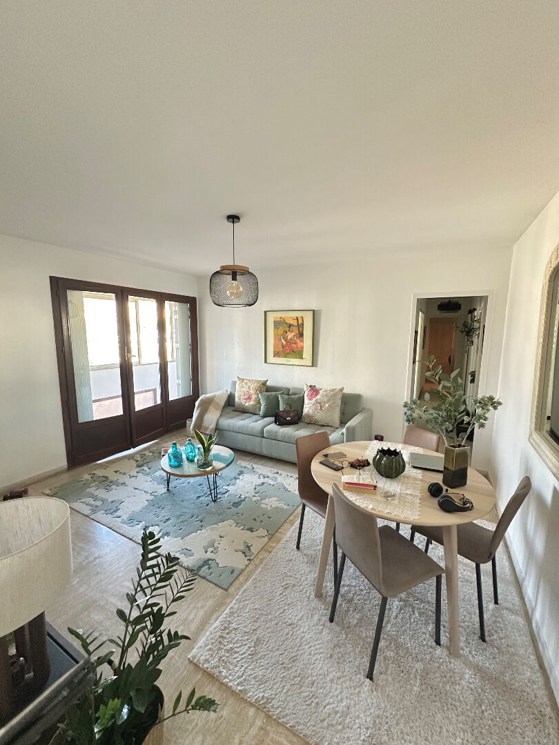 Appartement Toulon Champs-De-Mars 3 pièces 60 m2 avec loggia de 15m2