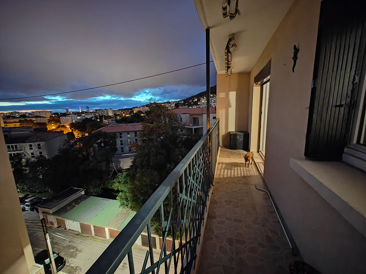 Appartement Toulon-Est 4 pièce(s) 68 m2 terrasse, loggia, climatisation, parking collectif, résidence sécurisée