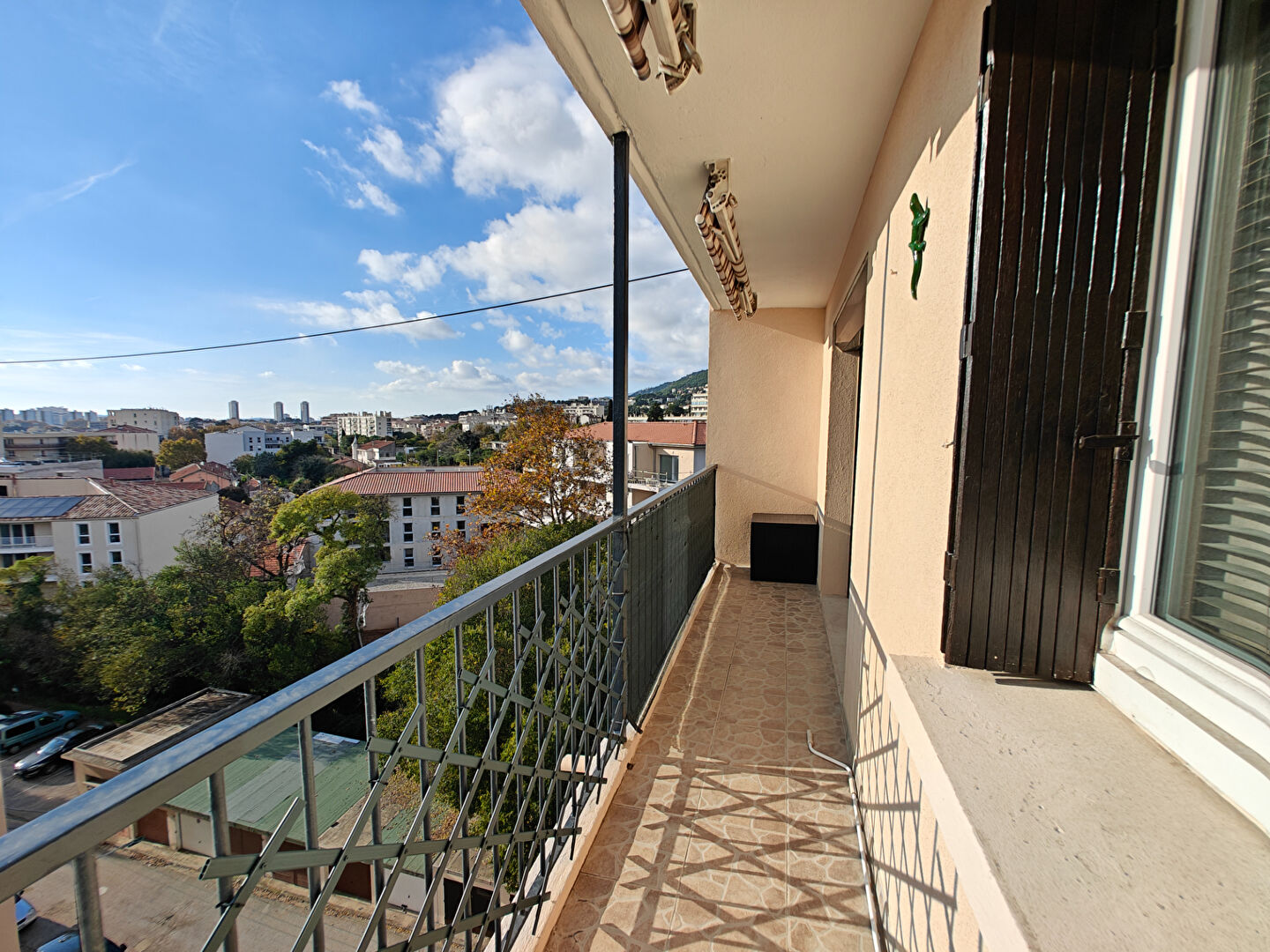 Agence immobilière de AGENCE AZUR IMMOBILIER La garde