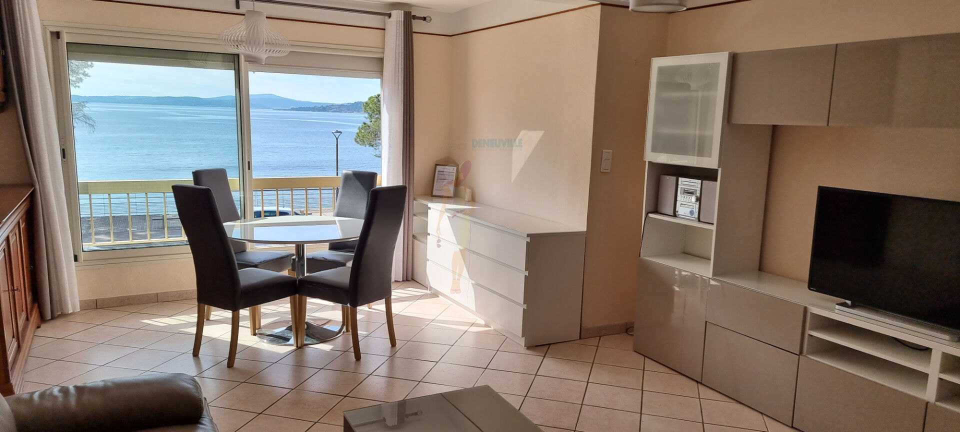 Photo Appartement en plein centre, superbe vue mer image 1/6