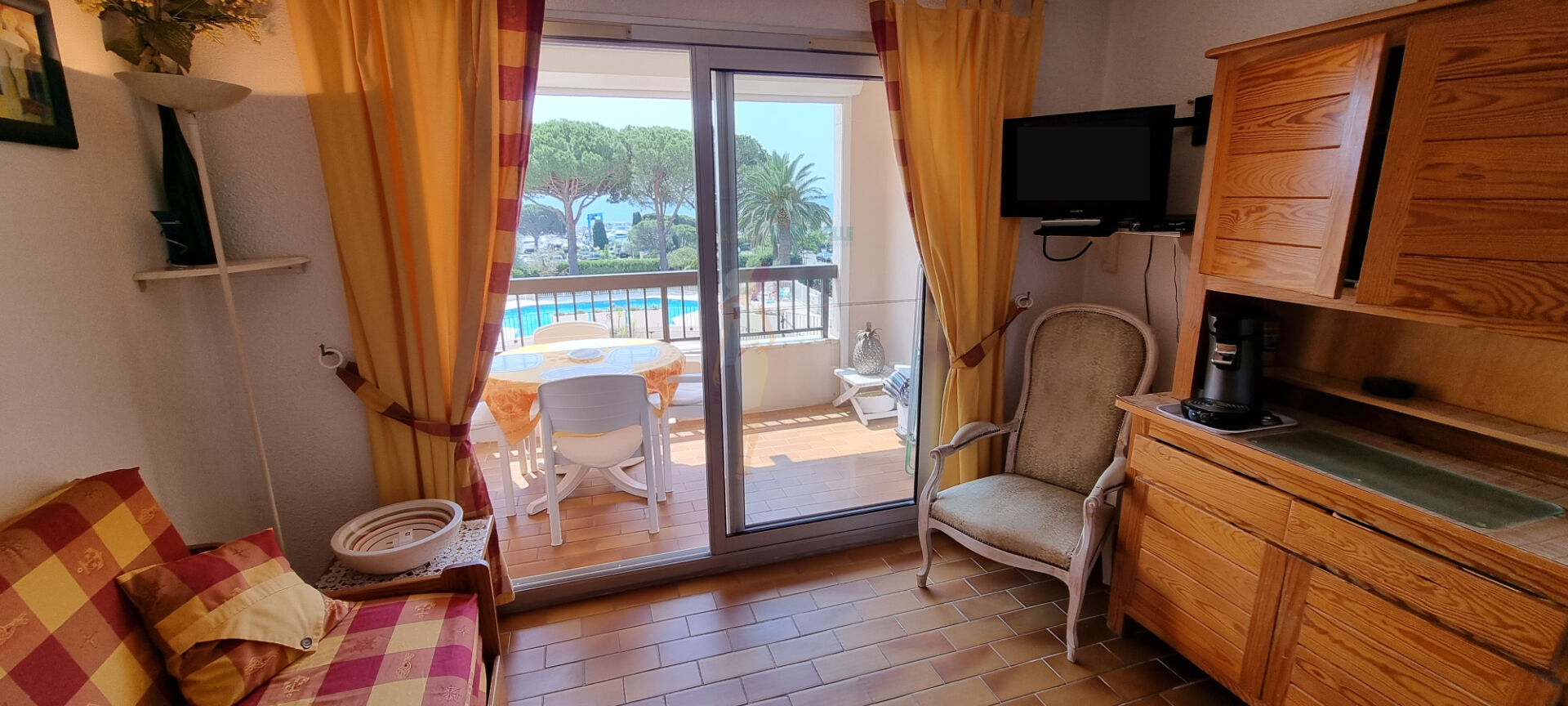 Photo Appartement  T2, Vue mer dans résidence avec piscine proche mer et commerces image 3/6