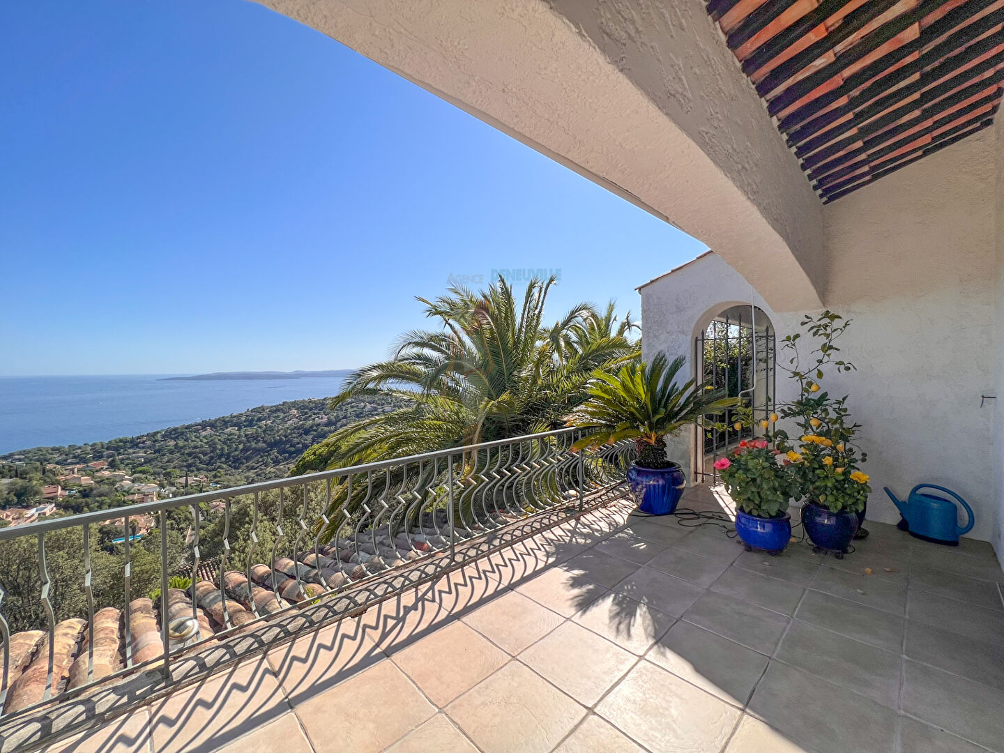 Photo Maison Les Issambres 6 pièce(s) 200 m2 image 5/6