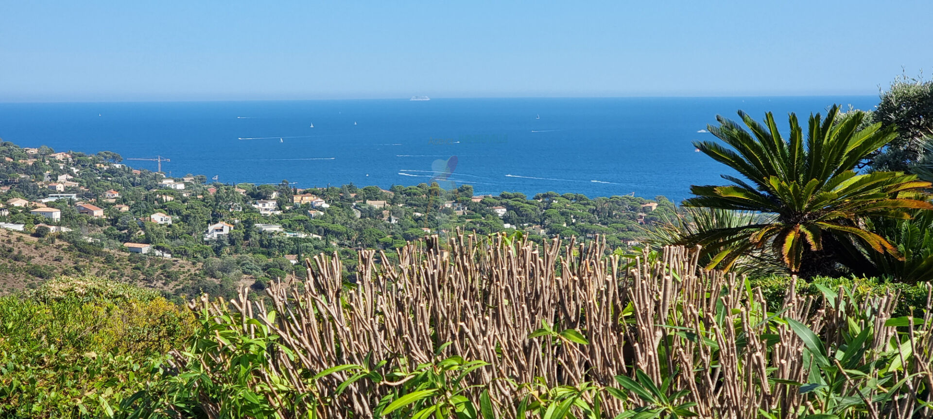 Photo Les Issambres, Mazet vue mer dans résidence avec piscine image 2/6