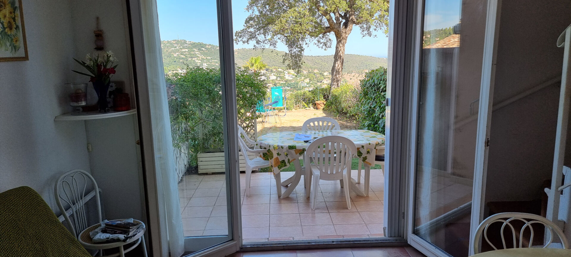 Photo Les Issambres, Mazet vue mer dans résidence avec piscine image 4/6