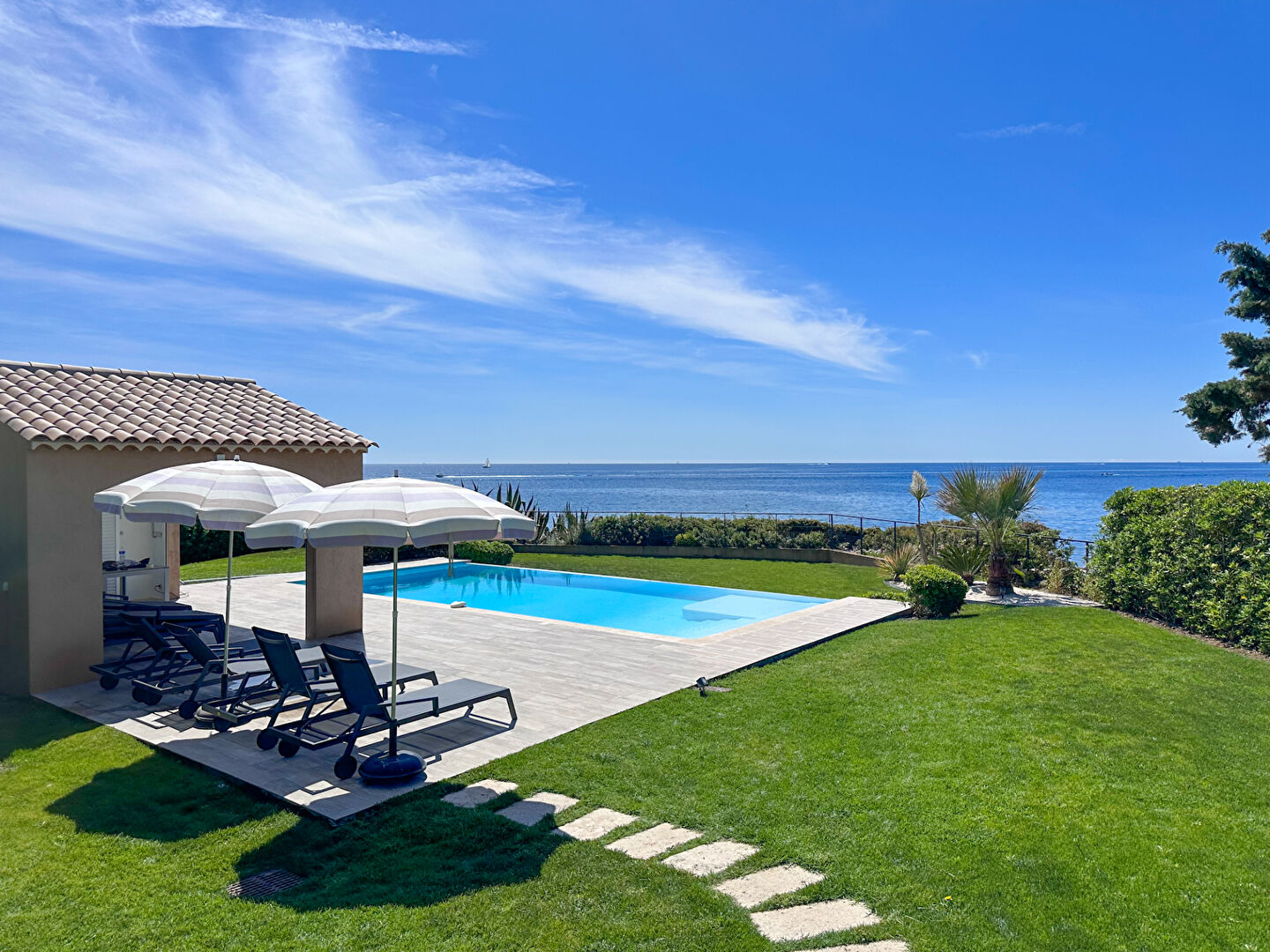 Photo Les Issambres, Villa Pied dans l'eau avec piscine image 3/6