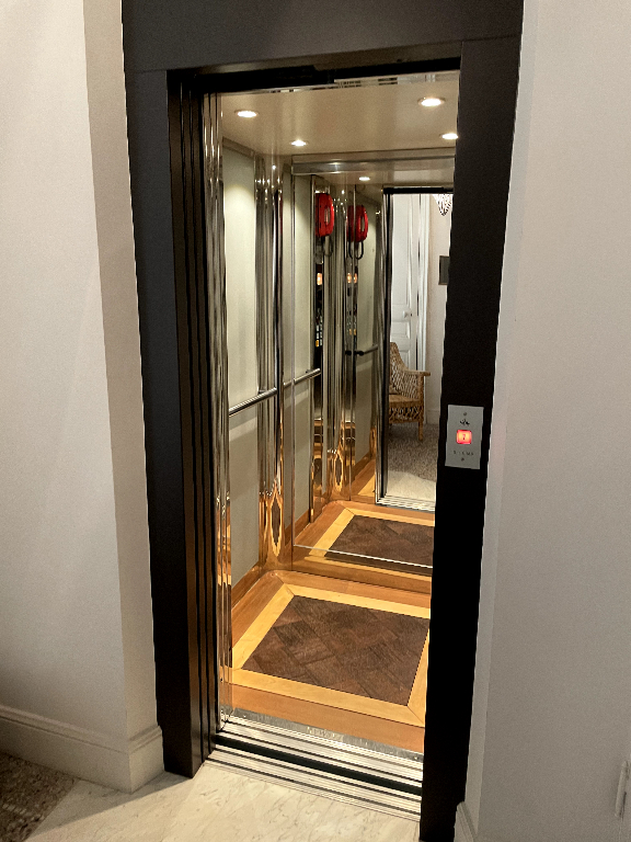 Photo Demeure de prestige Nice Mont Boron avec vue mer sur le Cap Ferrat image 4/6