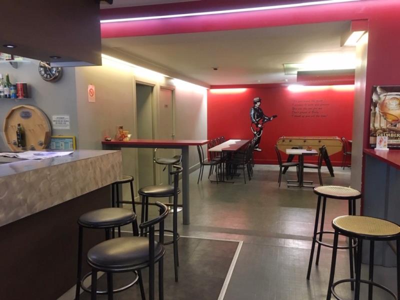 Photo BAR FOUGERES - 190 m2 image 1/6