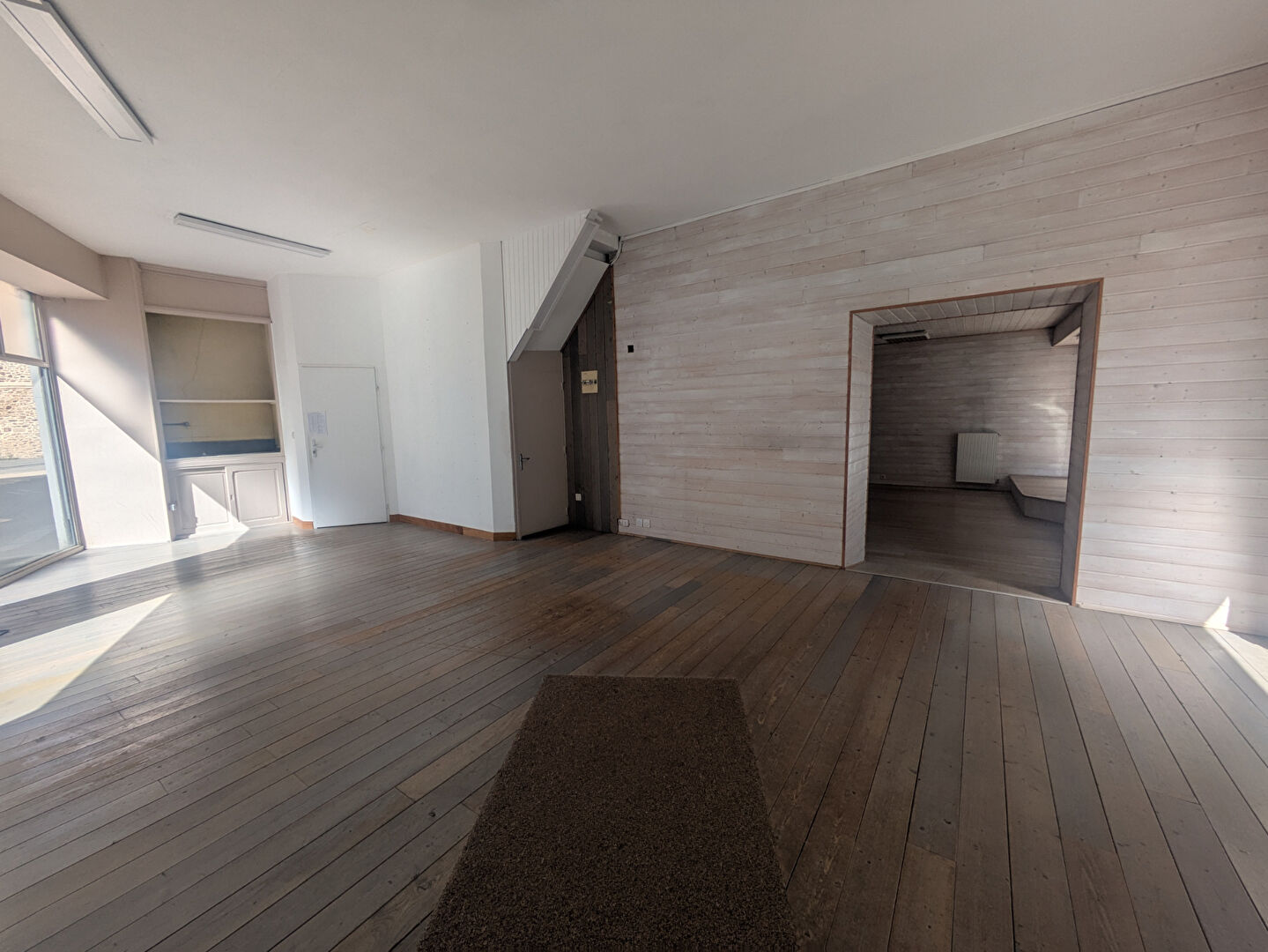 Photo LOCAL COMMERCIAL FOUGERES - 110 m2 image 2/6
