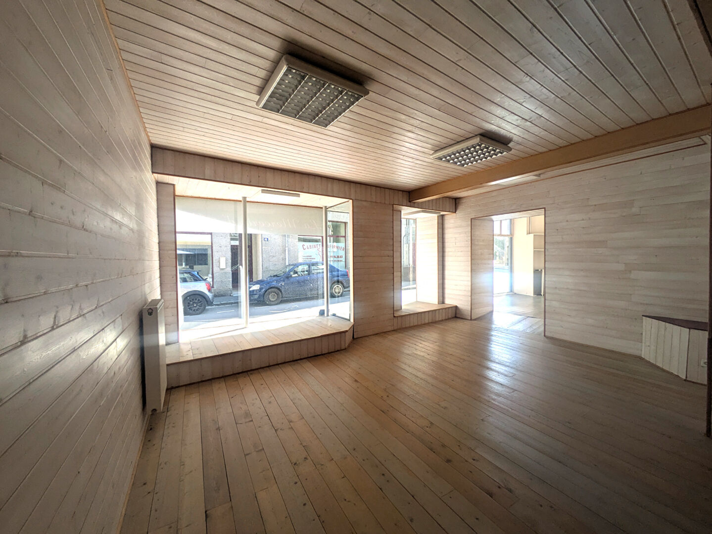 Photo LOCAL COMMERCIAL FOUGERES - 110 m2 image 6/6