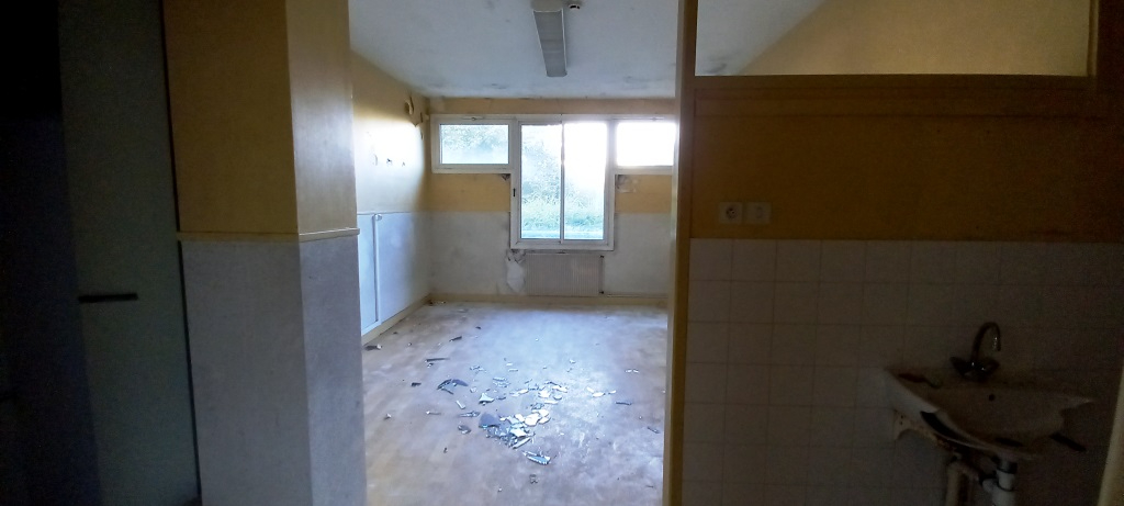 Photo FOUGERES PROCHE ECOLES ET COMMERCES image 3/5