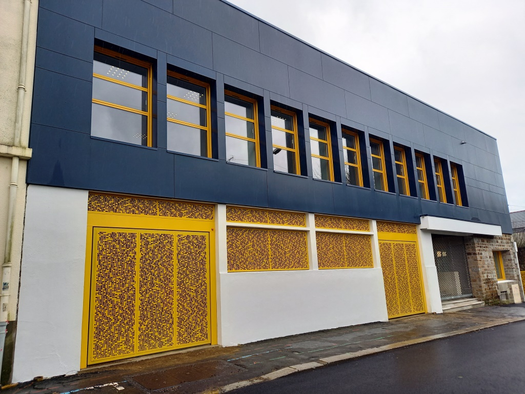 Bureaux  A Louer Fougères 1 pièce(s) 238 m2