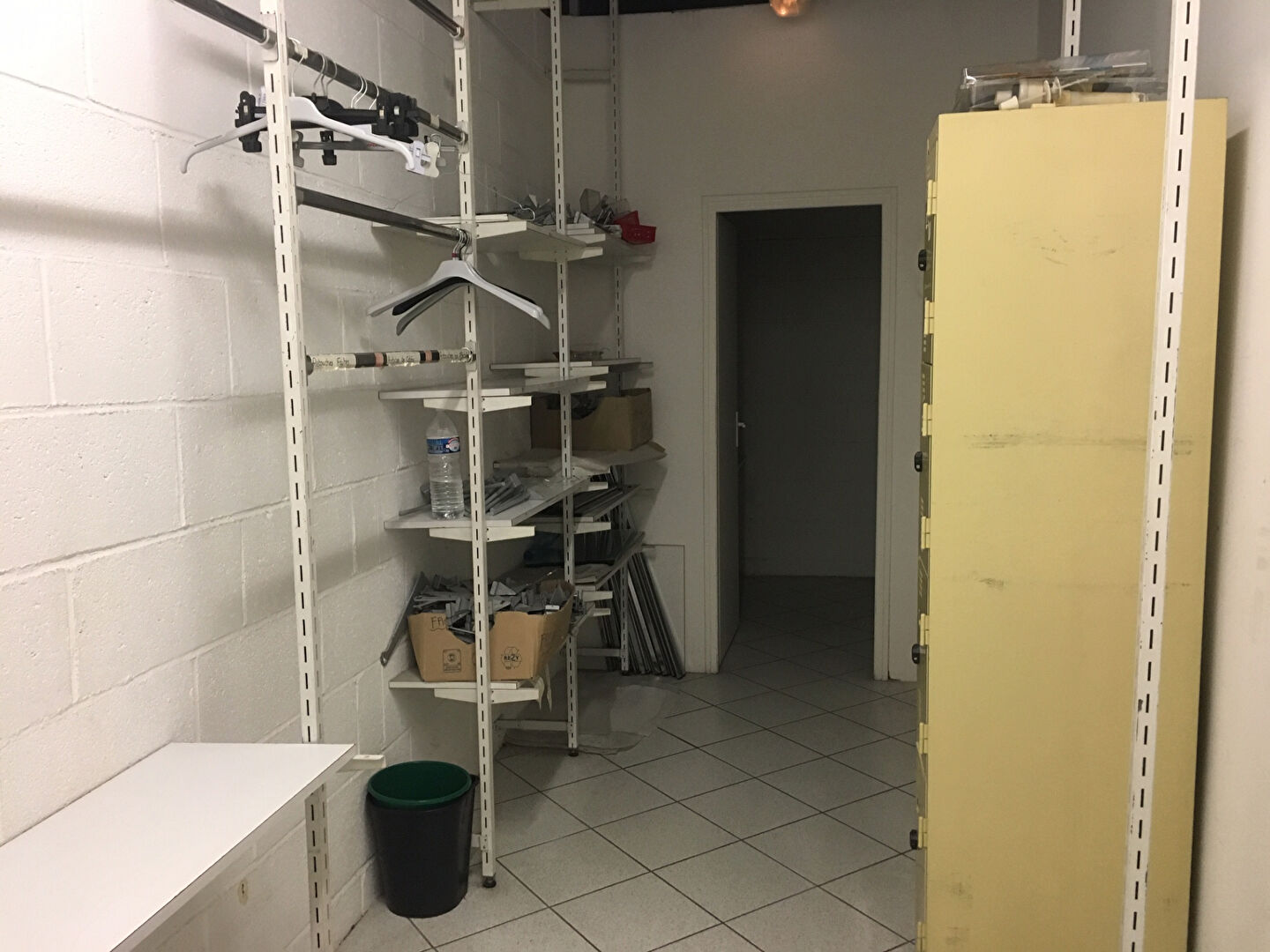 Photo Cellule commerciale Fougères 130 m2 image 3/6