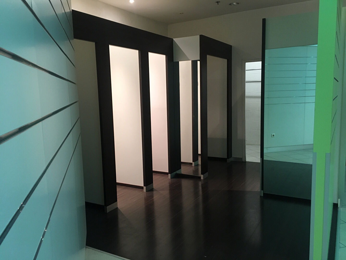 Photo Cellule commerciale Fougères 130 m2 image 6/6