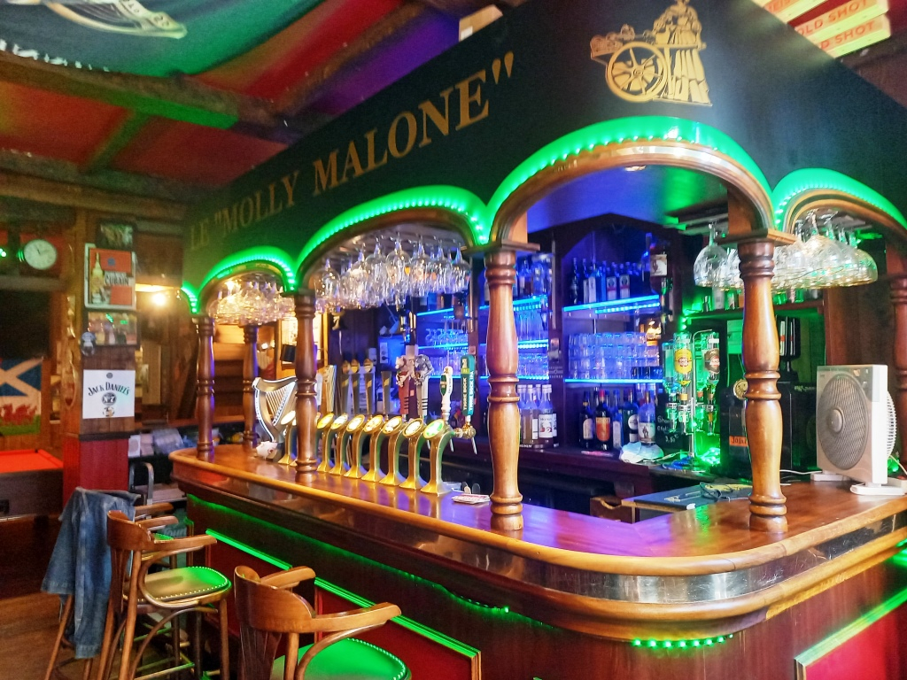 FDC Bar de nuit/Pub Fougères 3 pièce(s) 76 m2