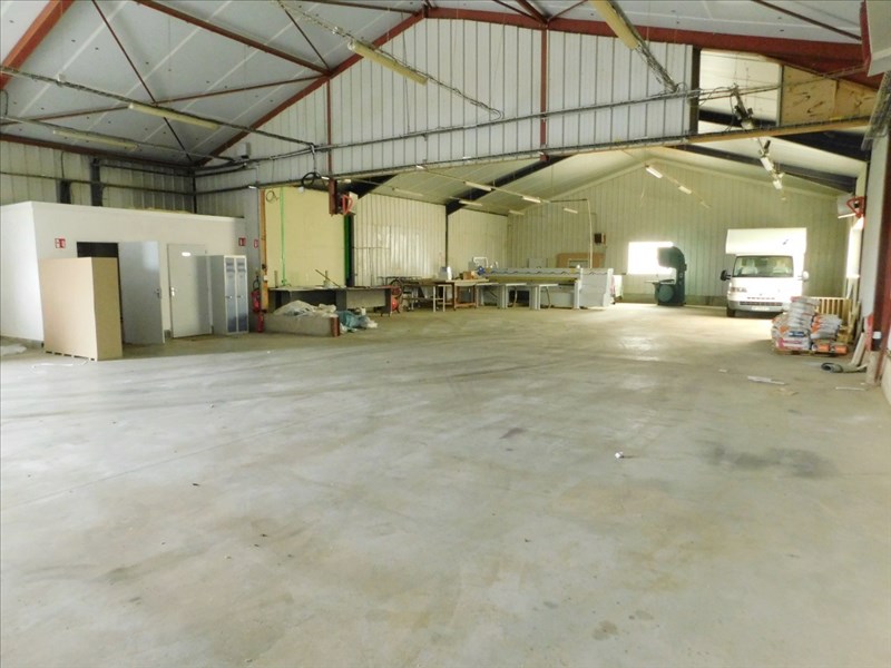 Photo LOCAL D'ACTIVITE FOUGERES - 800 m2 image 2/6