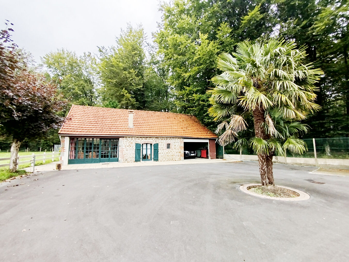 Photo Maison  9 pièces + dépendances image 3/6