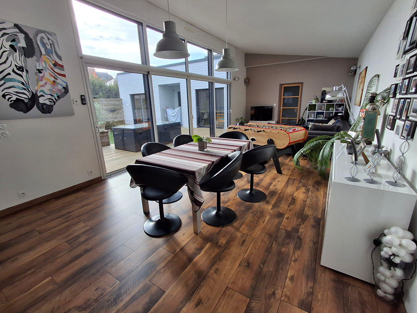 Photo FOUGERES DANS QUARTIER CALME image 5/6