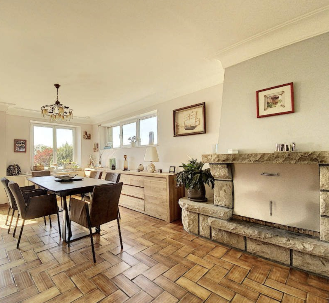 Photo Maison Louvigné-du-désert 8 pièces 212 m2 image 2/6