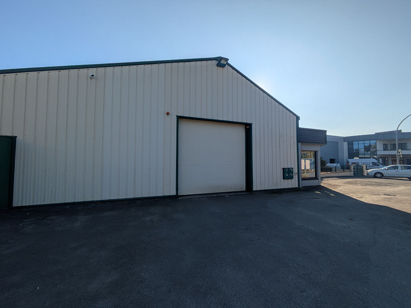 Photo Local d'activité Lecousse 250 m² image 2/6