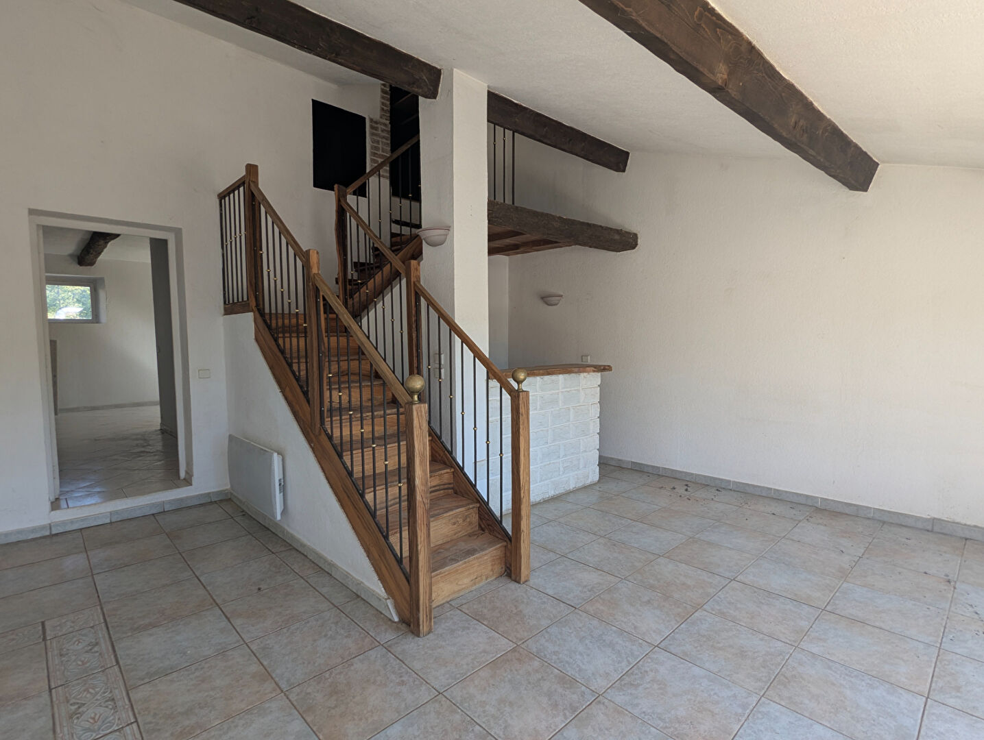 Photo SALERNES, duplex de 135,09 m², 4 pièces, balcon,cave et 2 places de parking image 3/6