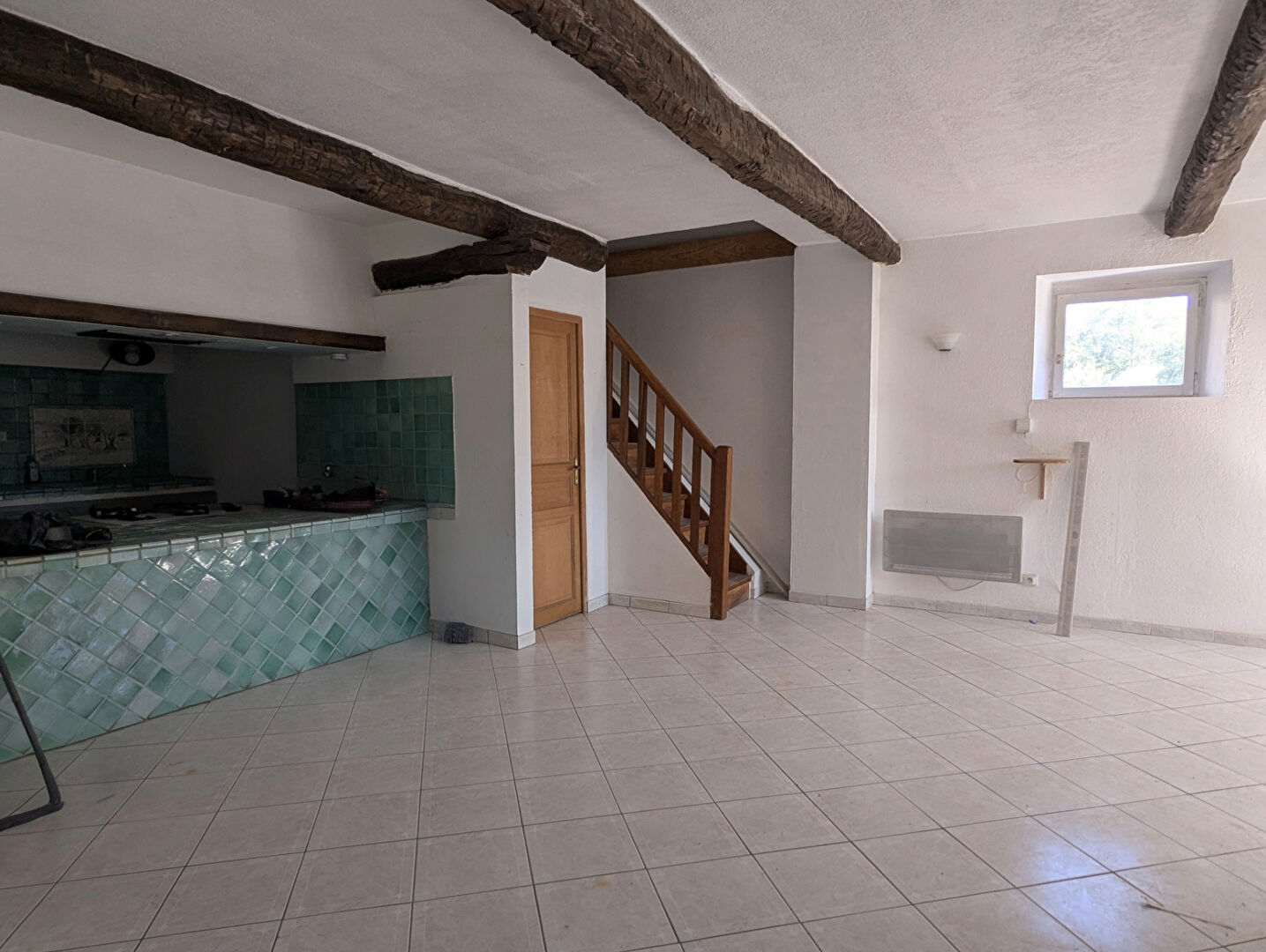 Photo SALERNES, duplex de 135,09 m², 4 pièces, balcon,cave et 2 places de parking image 5/6