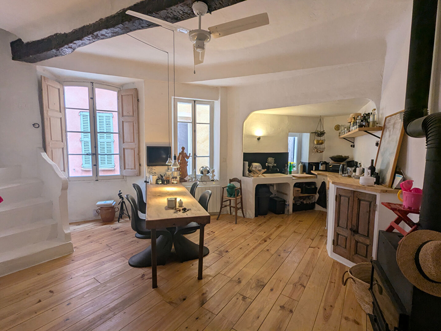 SALERNES, charmante maison de village de 65 m² avec local de 23 m² et cave