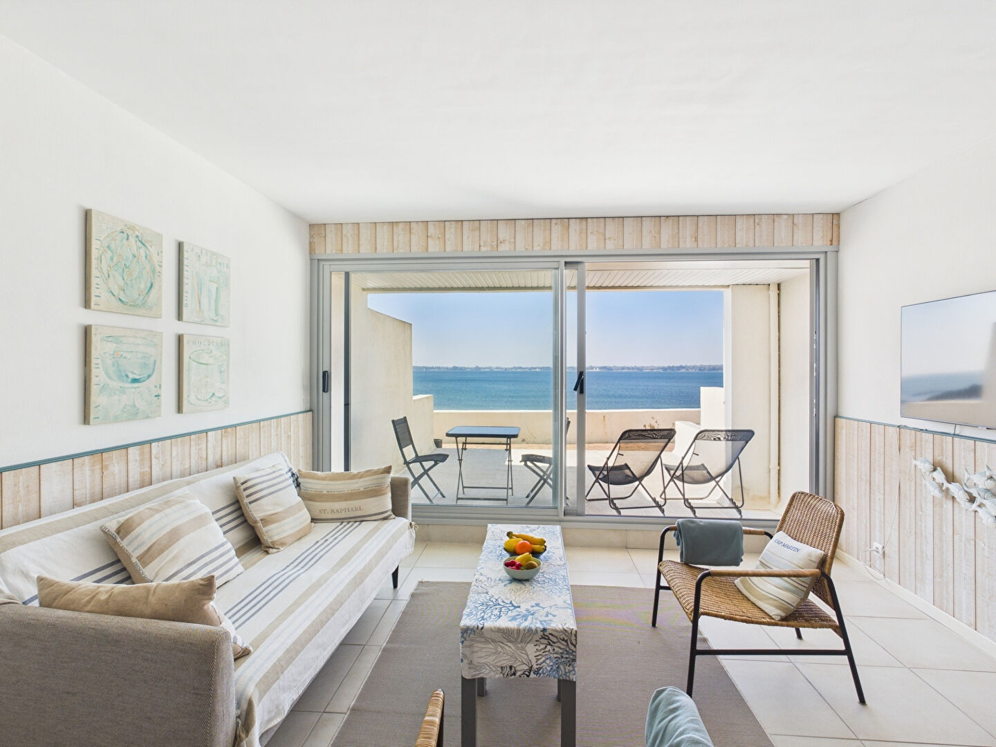 Photo -TE MOANA- BEAU T2 BIS SURPLOMBANT LA MER + PARKING image 2/6