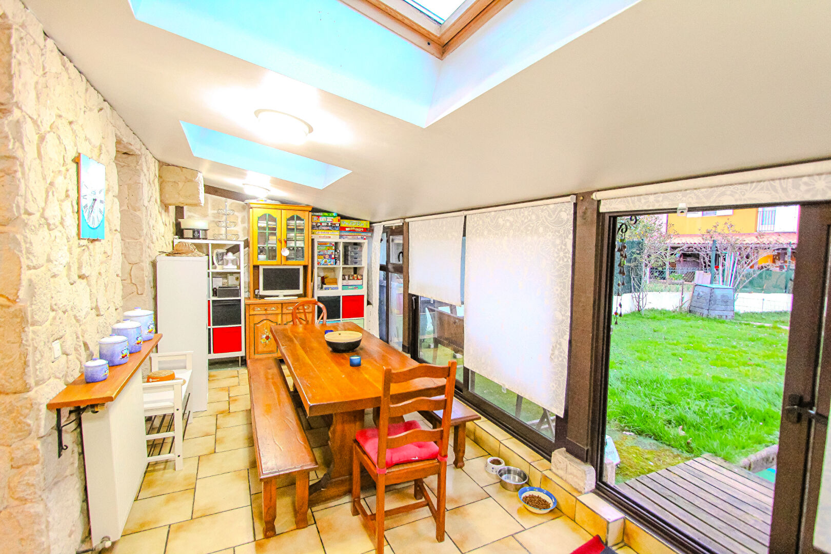 Photo HENDAYE SUD - JOLIE MAISON MITOYENNE EN DUPLEX -  TERRASSE ? JARDIN ? VERANDA image 3/6