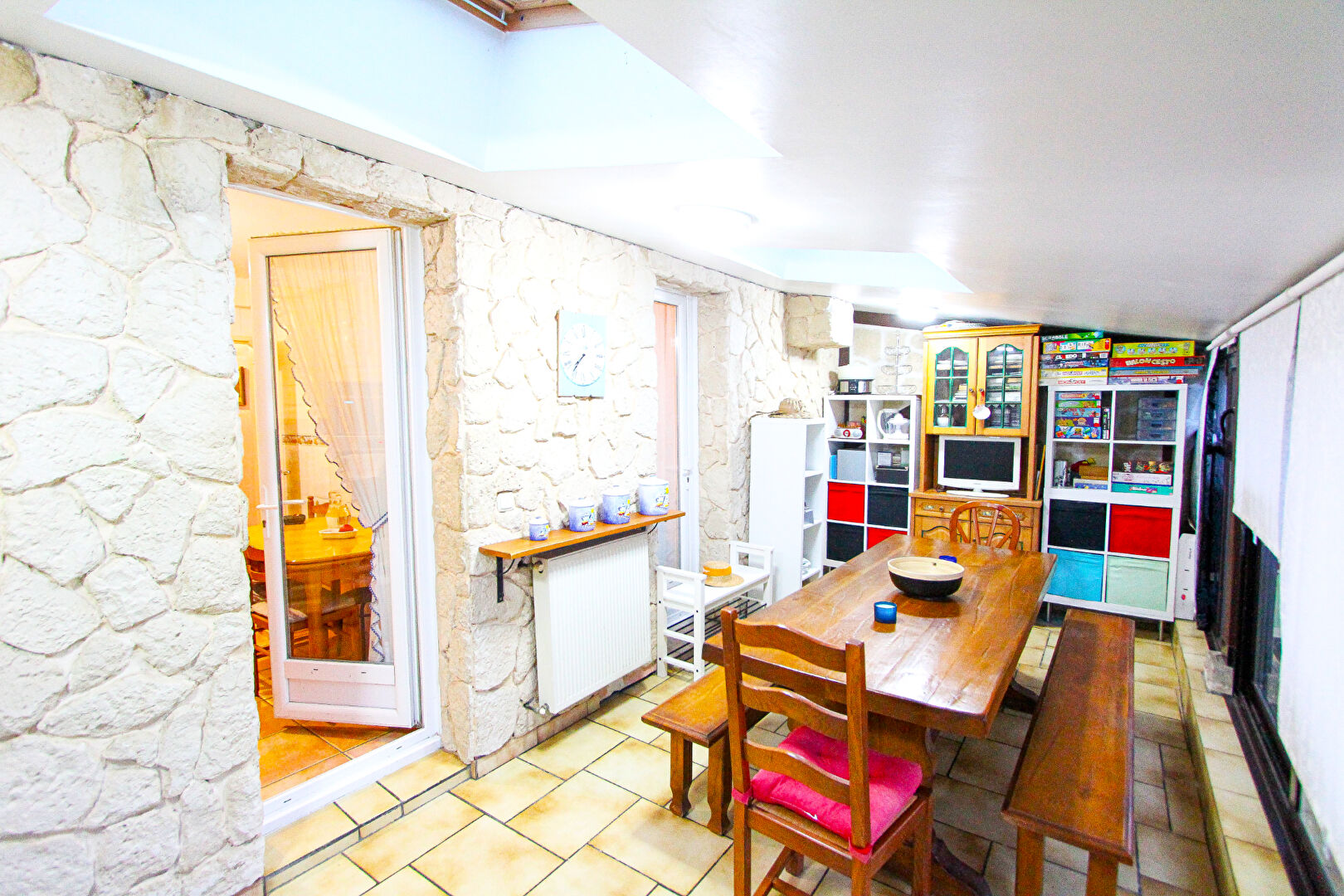 Photo HENDAYE SUD - JOLIE MAISON MITOYENNE EN DUPLEX -  TERRASSE ? JARDIN ? VERANDA image 6/6