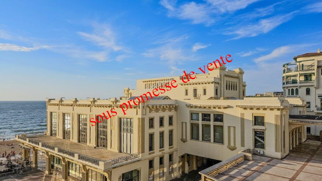 Photo BIARRITZ   HYPER CENTRE ? GRANDE PLAGE  APPARTEMENT LUMINEUX A RAFRAICHIR VUE EXCEPTIONNELLE image 1/6