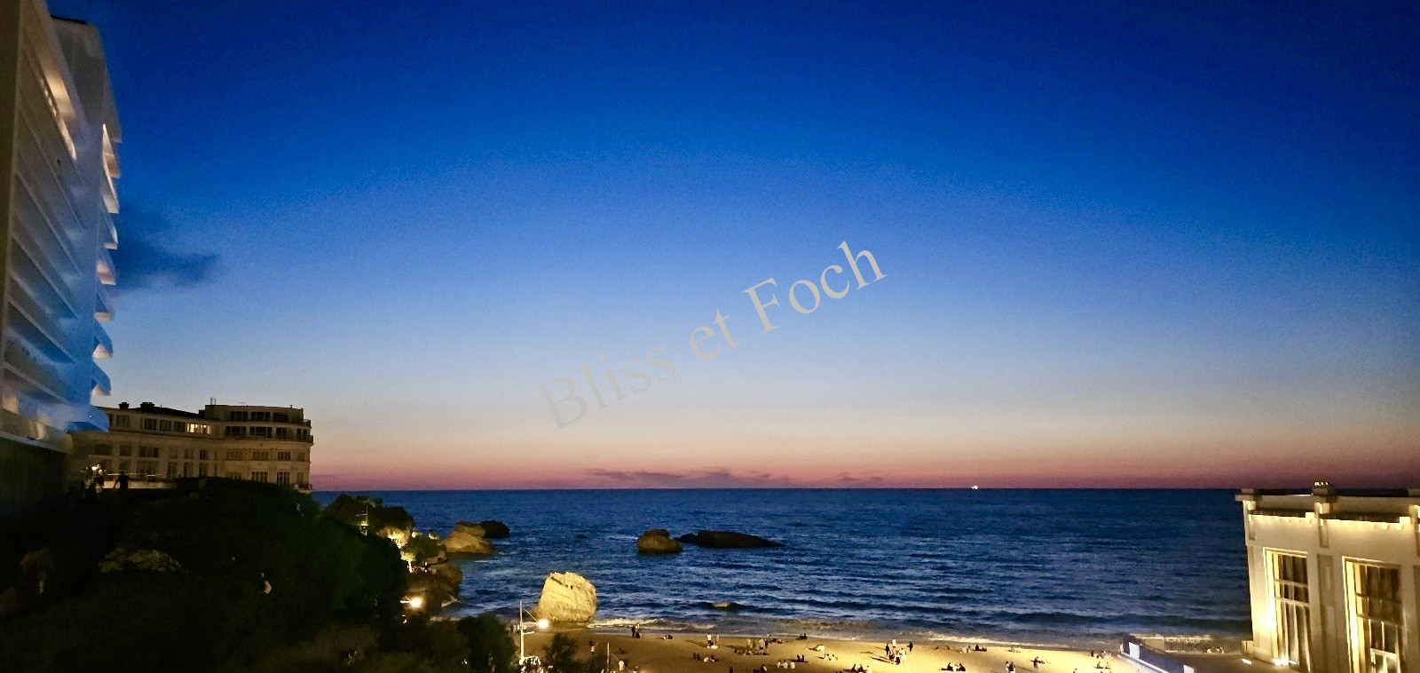Photo BIARRITZ   HYPER CENTRE ? GRANDE PLAGE  APPARTEMENT LUMINEUX A RAFRAICHIR VUE EXCEPTIONNELLE image 5/6