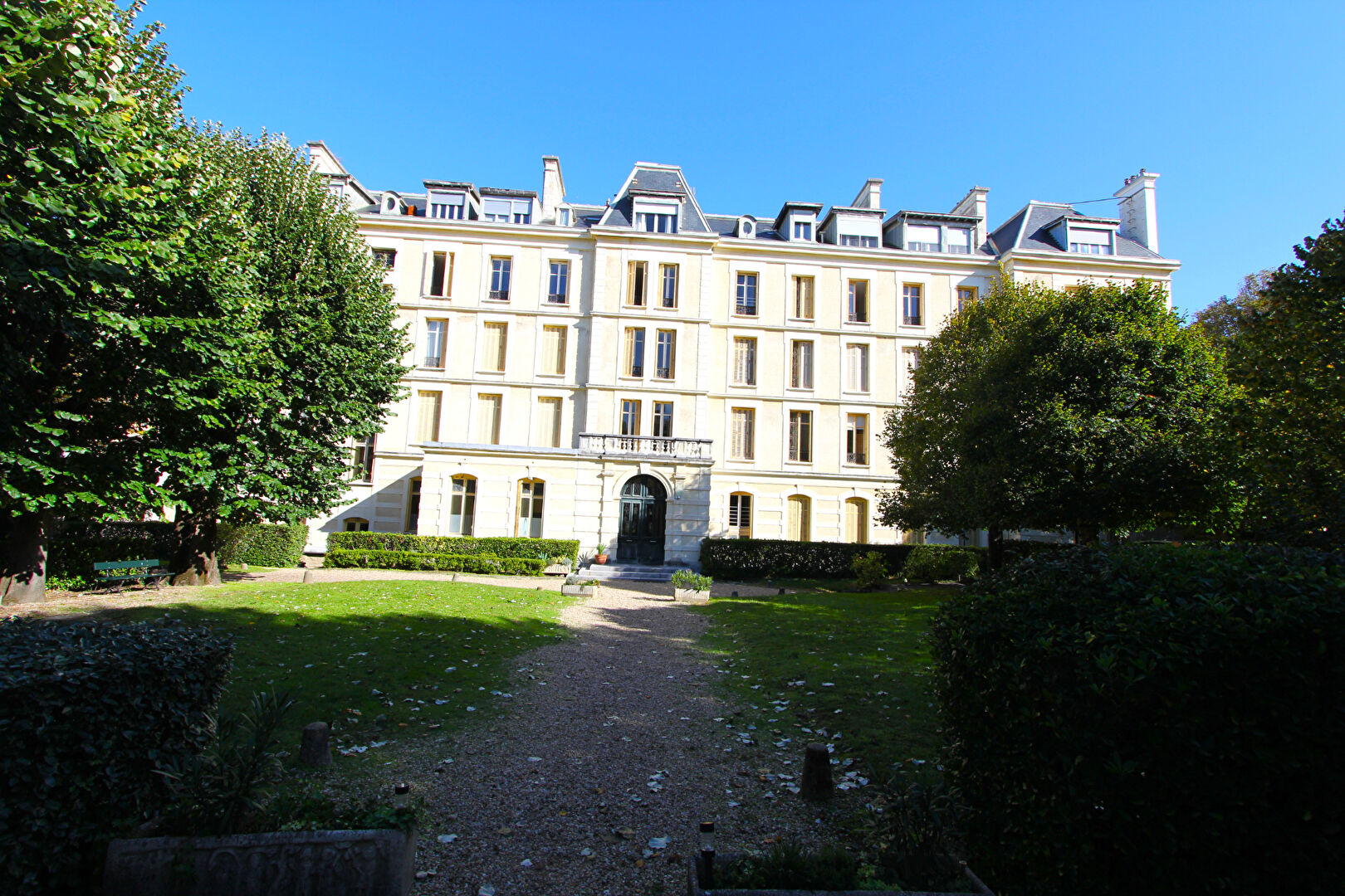 Photo EXCLUSIVITÉ BIARRITZ - SAINT CHARLES  -TRES BEL APPARTEMENT 3 PIECES AVEC CAVE image 2/6