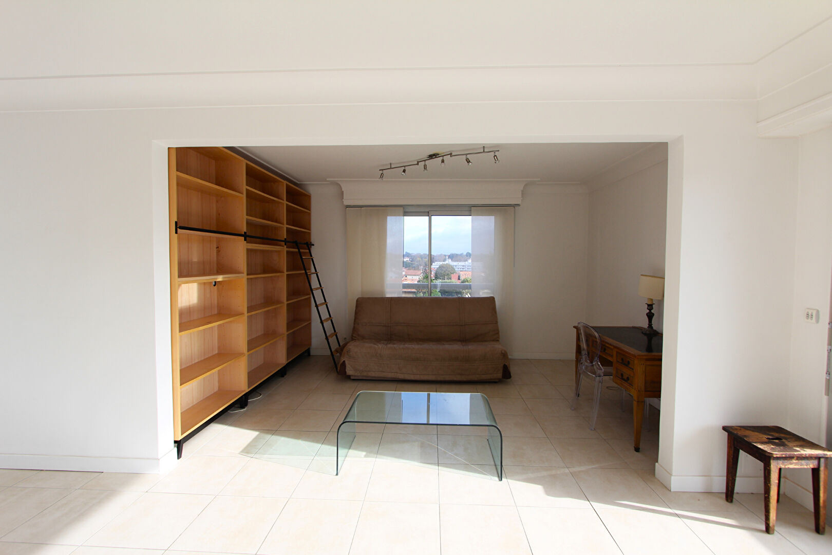 Photo BIARRITZ PROXIMITE CENTRE  APPARTEMENT LUMINEUX 3 PIECES TERRASSES ? CAVE ? GARAGE image 5/6